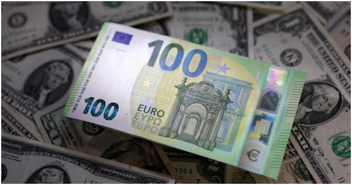 ১০০ ইউরোর নোট। ছবি: রয়টার্স